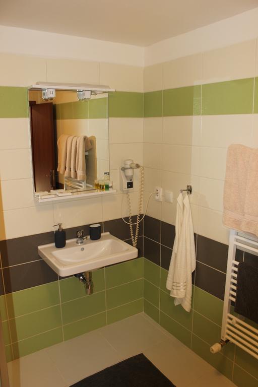 Penzion Na Hrazi Poděbrady エクステリア 写真