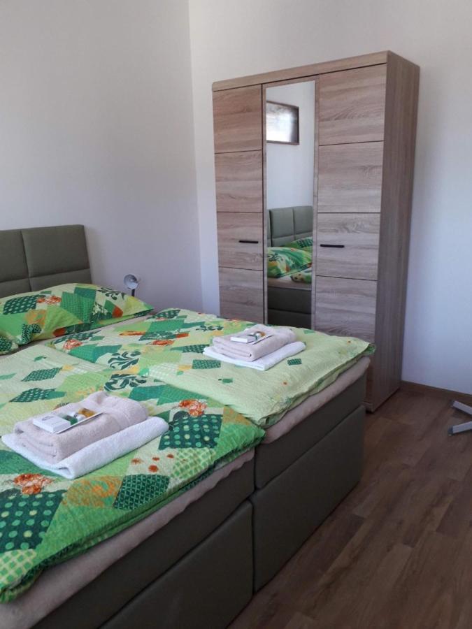 Penzion Na Hrazi Poděbrady エクステリア 写真